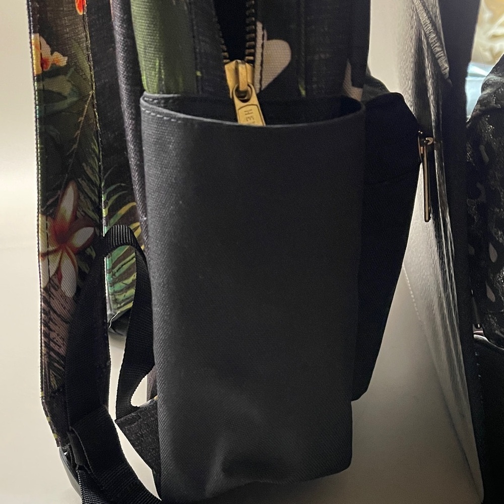 Herschel Supply Company Black Tropical Backpack So cute and RARE Herschel - Picture 6 of 6